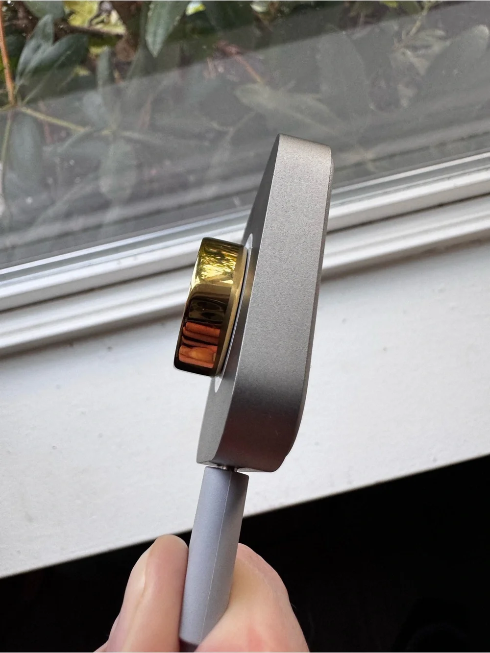 Oura Ring 4 – Gold – Size 8 – Charger Included